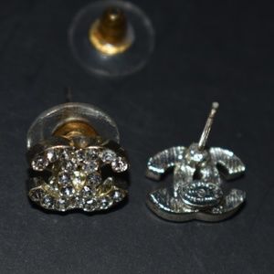CHANEL Jewelry - 100% Authentic chanel earring CHANEL Jewelry - 100% Authentic chanel earring